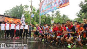 UPACARA HARI SANTRI NASIONAL DI MTsN 2 LAMONGAN MENGGUNAKAN BAJU ALA SANTRI