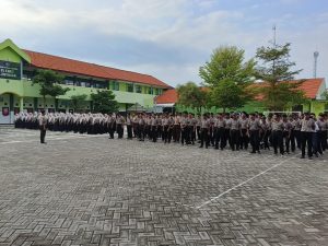 Semangat dedikasi dan komitmen warnai Upacara Hardiknas di MTsN 2 Lamongan
