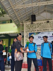 MTs Negeri 2 Lamongan Gelar Class Meeting Penuh Semangat dan Kreativitas