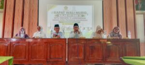 MTsN 2 Lamongan Gelar Pertemuan Wali Murid Awal Tahun: Perkuat Sinergi dan Bagikan Rapor STS